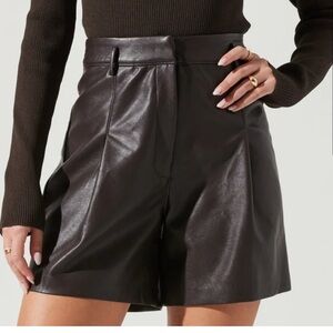 Elegant Brown Leather Women's Shorts